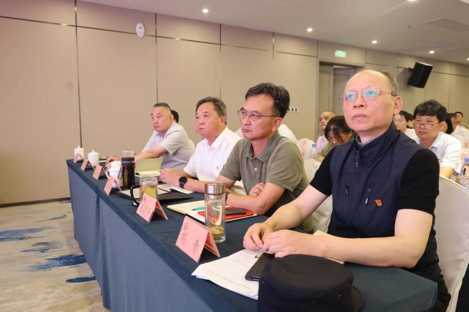 C:/Users/admin/Desktop/凝心聚力謀發(fā)展 同心奮斗譜新篇——南京市公安局國資辦黨總支、南京市保安服務(wù)有限公司黨支部聯(lián)合舉辦專題黨課/3.jpg3